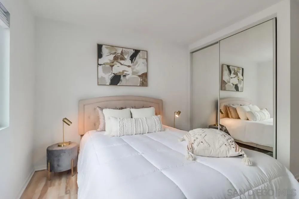 -1381076498481559772