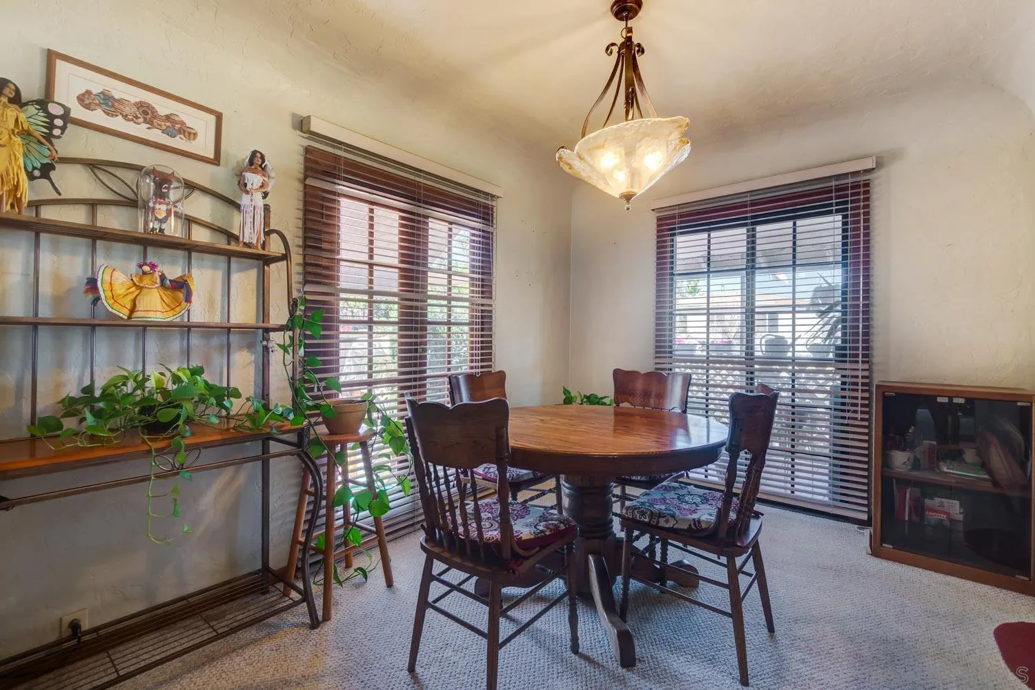 -1628947910137609915