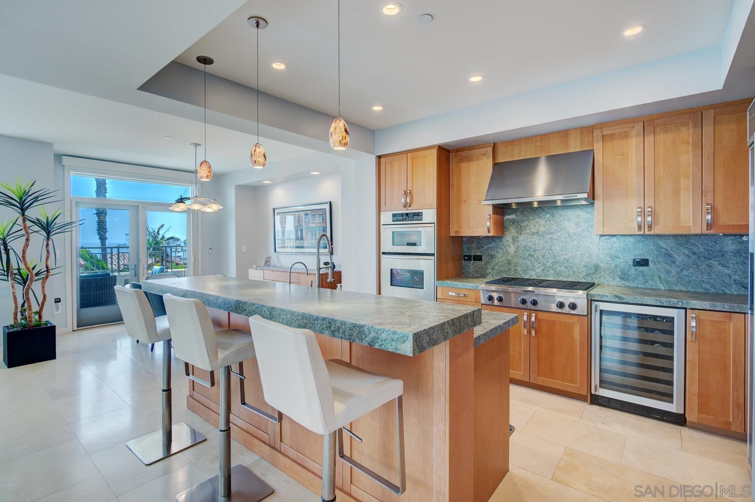 -1842827903680614783