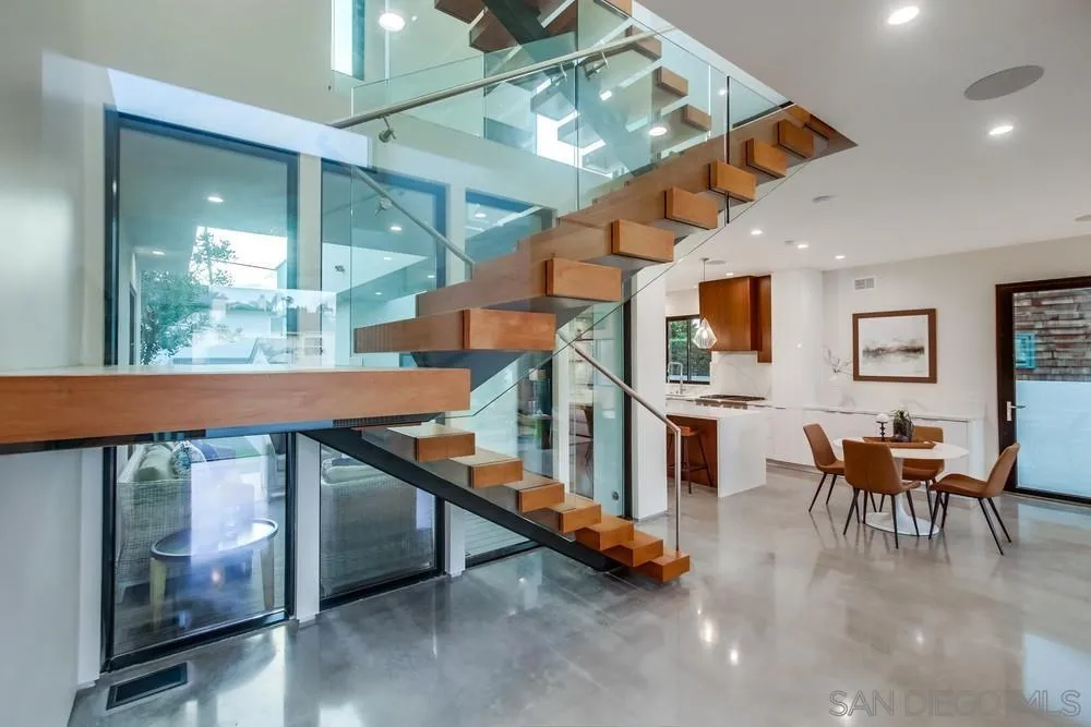 -2775693619179781688