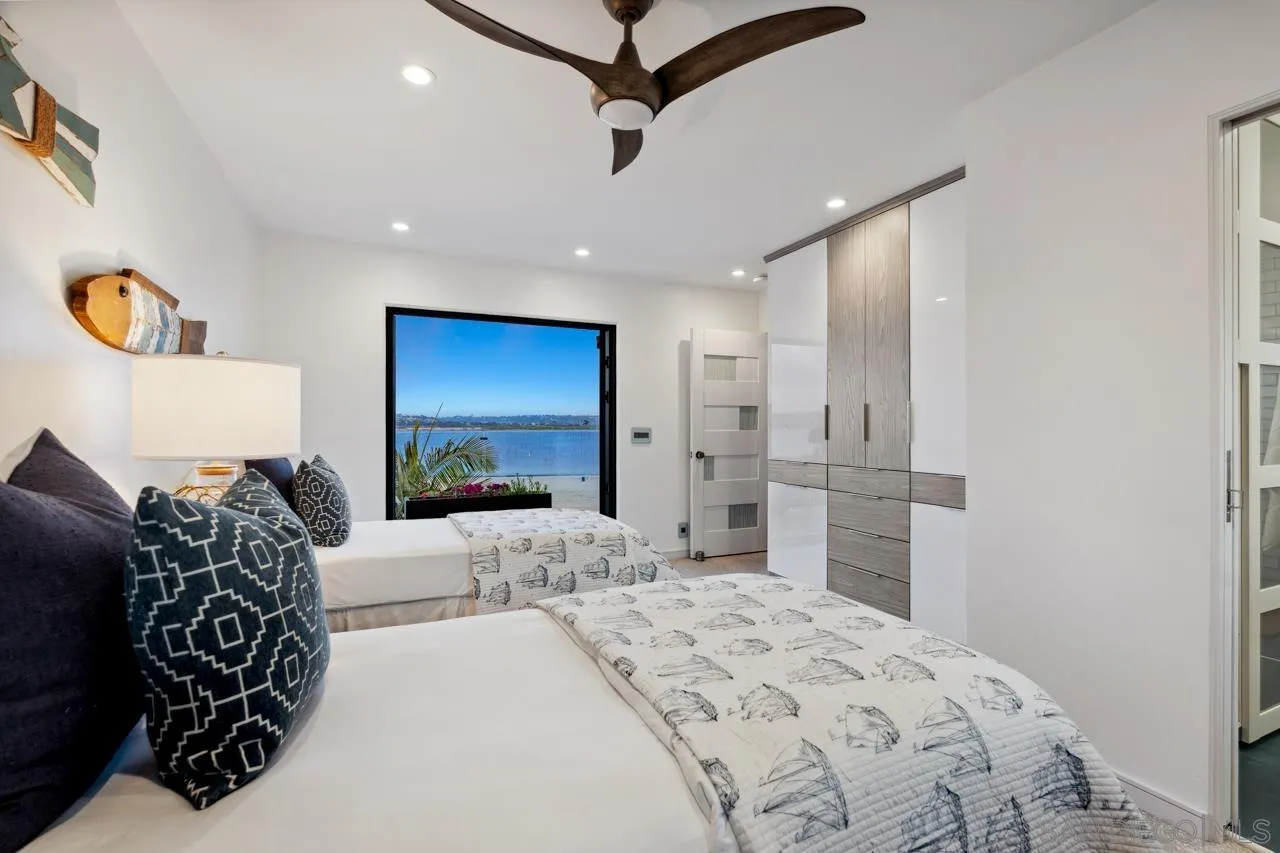 -4372341159240848698