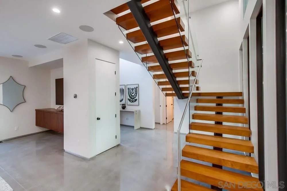 -6114858350429097745