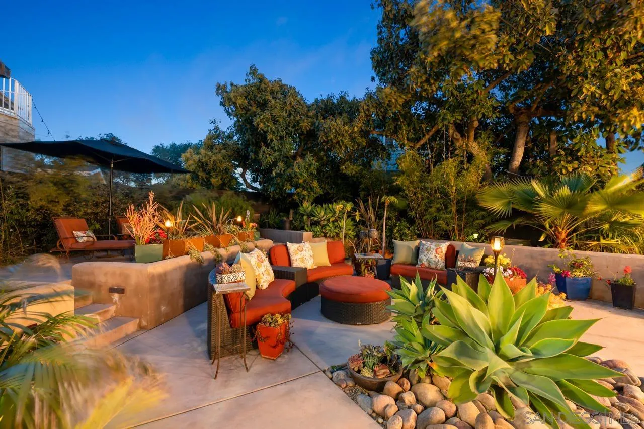 -6386585578445442830