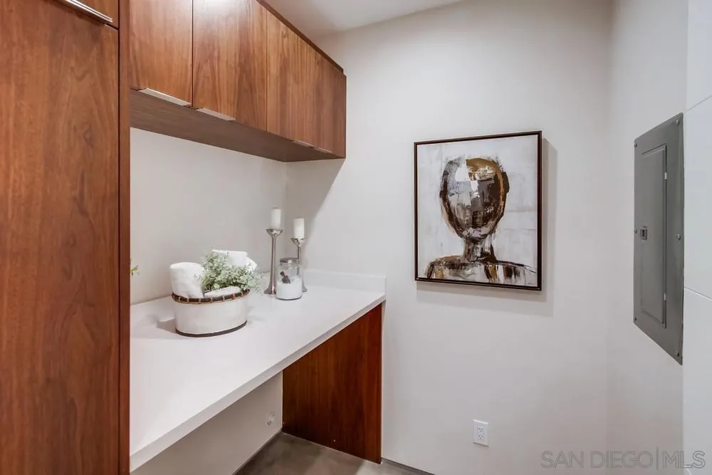 -8950417164411436735